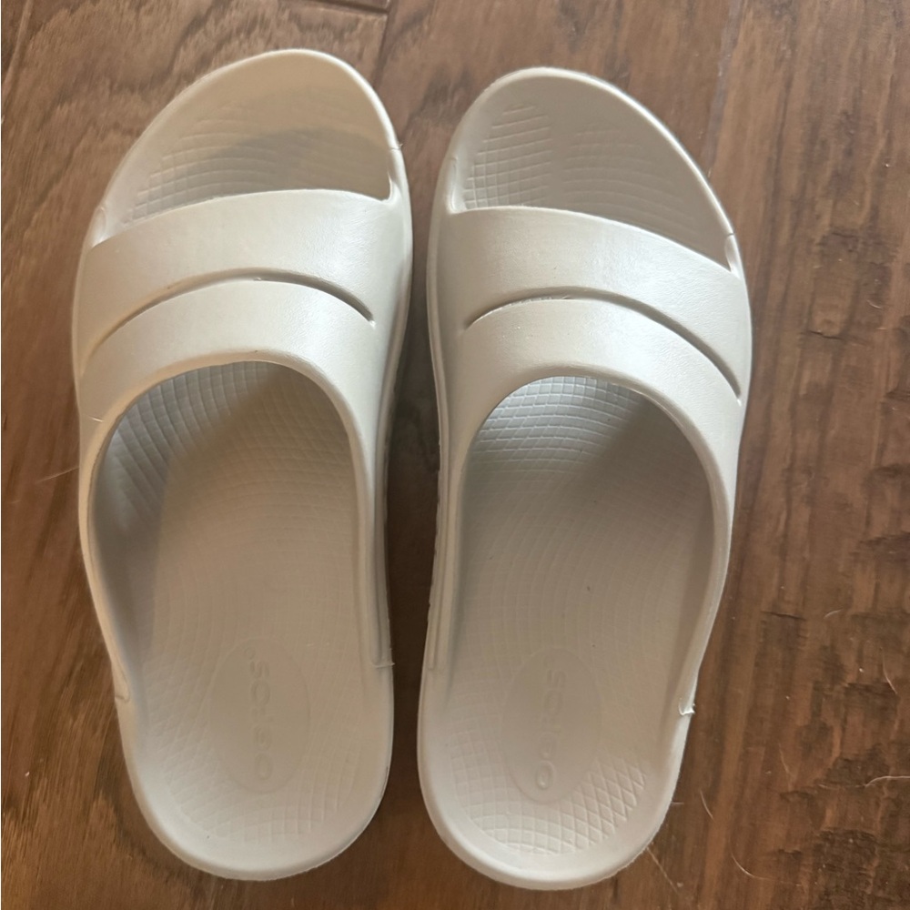 OOFOS recovery Slide Sandals